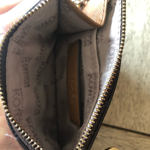 Michael Kors Cardholder Keychain - Picture 5 of 13
